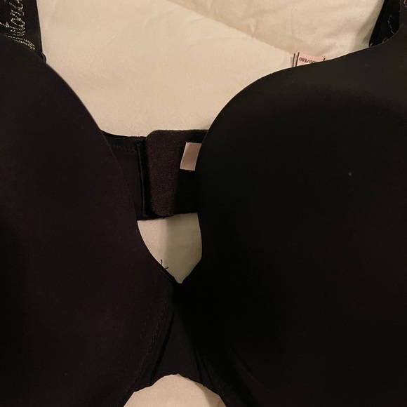 Victoria Secret - Picture 4 of 8